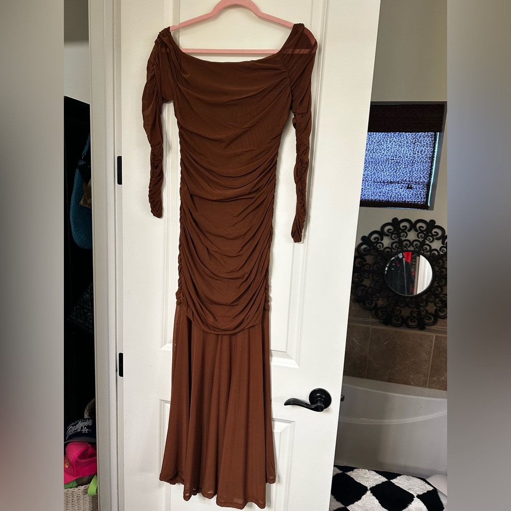 Elegant Brown Off-Shoulder Mesh Dress - Picture 7 of 16